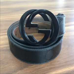 Black Gucci belt